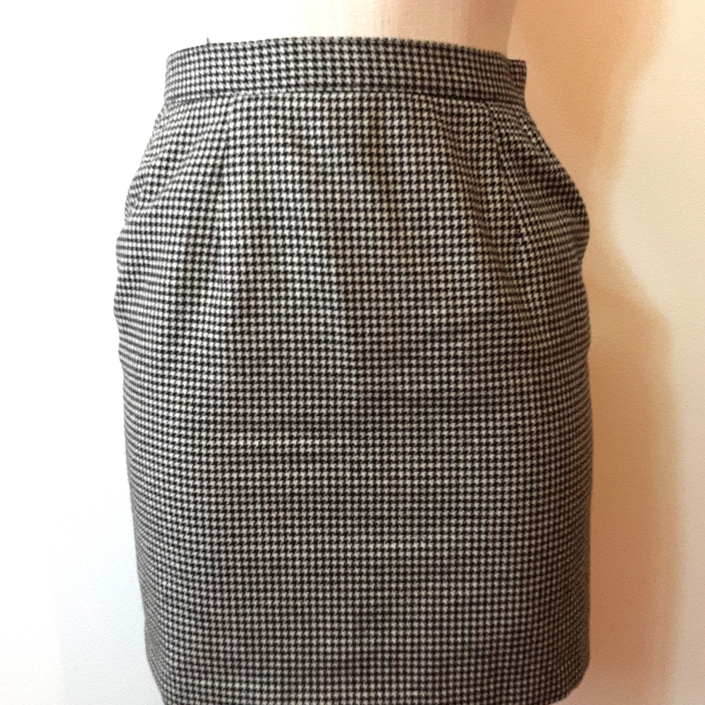 Vintage 1990's "Peabody House" houndstooth Mini Skirt